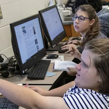 SOAR students at a computers