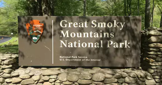 Wooden sign of the Great Smoky Mountains National Park