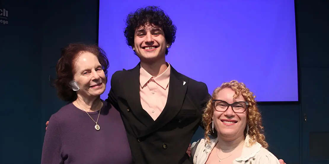 Voices and Visions Carousel - 12