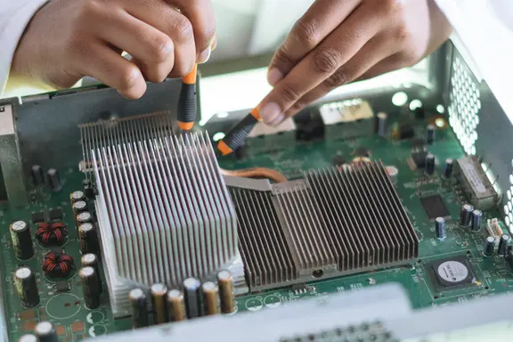 Computer Engineering Technology - Hero