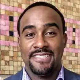 Head shot of Jeremt Lett