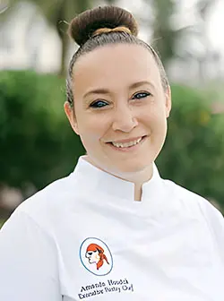 Amanda Houdek - Headshot