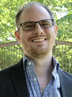 Robert Uhren - Headshot